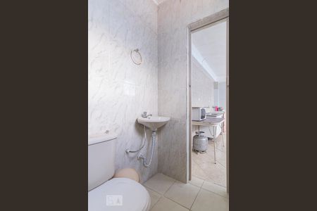 Banheiro de casa para alugar com 1 quarto, 35m² em Jardim Santo Alberto, Santo André
