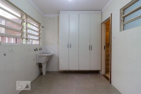 Casa de condomínio para alugar com 380m², 4 quartos e 4 vagas Casa de condomínio para alugar com 380m², 4 quartos e 4 vagasÁrea de Serviço