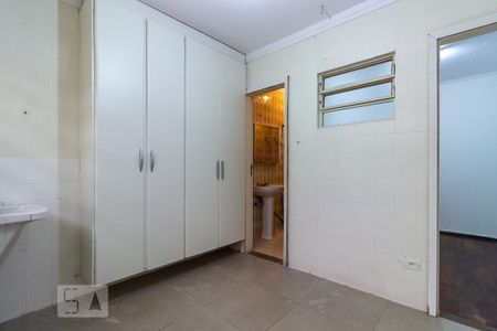 Casa de condomínio para alugar com 380m², 4 quartos e 4 vagas Casa de condomínio para alugar com 380m², 4 quartos e 4 vagasÁrea de Serviço