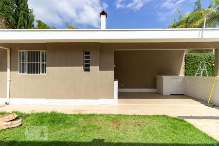 Casa de condomínio para alugar com 380m², 4 quartos e 4 vagas Casa de condomínio para alugar com 380m², 4 quartos e 4 vagasÁrea Externa - Churrasqueira