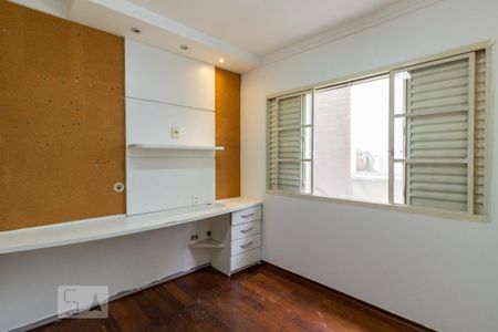 Casa de condomínio para alugar com 380m², 4 quartos e 4 vagas Casa de condomínio para alugar com 380m², 4 quartos e 4 vagasEscritório