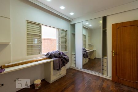Casa de condomínio para alugar com 380m², 4 quartos e 4 vagas Casa de condomínio para alugar com 380m², 4 quartos e 4 vagasSuíte 2