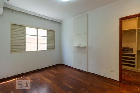 Suíte Master de casa de condomínio para alugar com 4 quartos, 380m² em Alphaville, Santana de Parnaíba