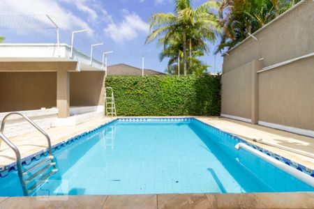 Casa de condomínio para alugar com 380m², 4 quartos e 4 vagas Casa de condomínio para alugar com 380m², 4 quartos e 4 vagasPiscina