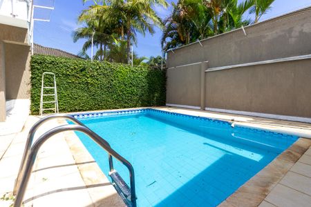Casa de condomínio para alugar com 380m², 4 quartos e 4 vagas Casa de condomínio para alugar com 380m², 4 quartos e 4 vagasPiscina