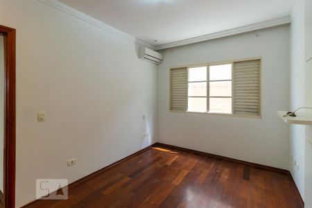 Casa de condomínio para alugar com 380m², 4 quartos e 4 vagas Casa de condomínio para alugar com 380m², 4 quartos e 4 vagasSuíte Master