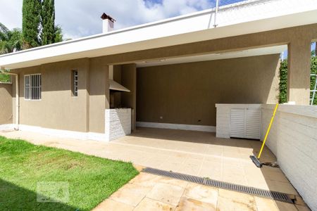 Casa de condomínio para alugar com 380m², 4 quartos e 4 vagas Casa de condomínio para alugar com 380m², 4 quartos e 4 vagasÁrea Externa - Churrasqueira