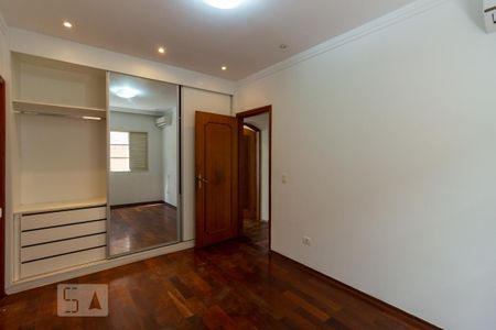 Casa de condomínio para alugar com 380m², 4 quartos e 4 vagas Casa de condomínio para alugar com 380m², 4 quartos e 4 vagasSuíte Master