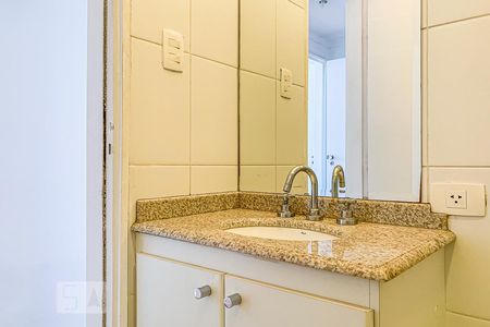 Apartamento à venda com 143m², 3 quartos e 1 vaga Apartamento à venda com 143m², 3 quartos e 1 vagaBanheiro