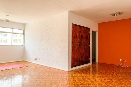Apartamento à venda com 143m², 3 quartos e 1 vaga Apartamento à venda com 143m², 3 quartos e 1 vagaSala