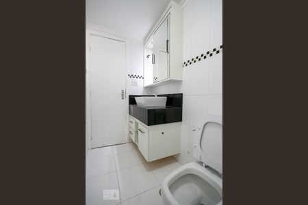 Apartamento para alugar com 96m², 3 quartos e 2 vagas Apartamento para alugar com 96m², 3 quartos e 2 vagasBanheiro