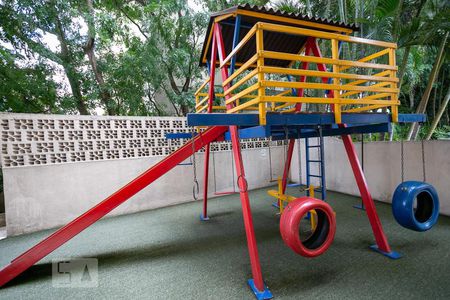 Apartamento para alugar com 96m², 3 quartos e 2 vagas Apartamento para alugar com 96m², 3 quartos e 2 vagasÁrea Comum - Playground