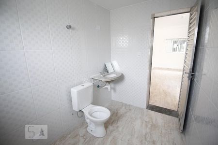 Casa à venda com 180m², 2 quartos e 1 vaga Casa à venda com 180m², 2 quartos e 1 vagaBanheiro