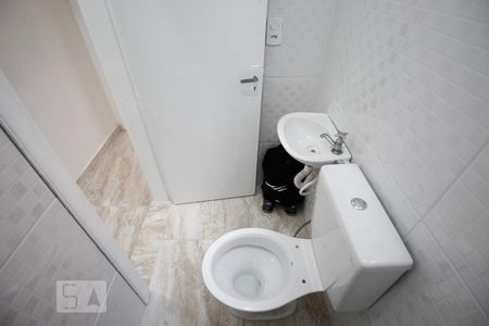 Casa à venda com 180m², 2 quartos e 1 vaga Casa à venda com 180m², 2 quartos e 1 vagaBanheiro