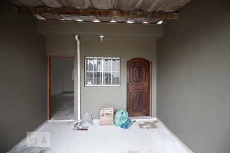 Casa à venda com 180m², 2 quartos e 1 vaga Casa à venda com 180m², 2 quartos e 1 vagaQuintal - Lavanderia