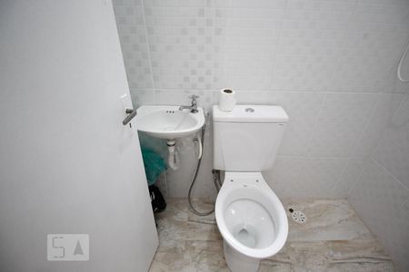 Casa à venda com 180m², 2 quartos e 1 vaga Casa à venda com 180m², 2 quartos e 1 vagaBanheiro