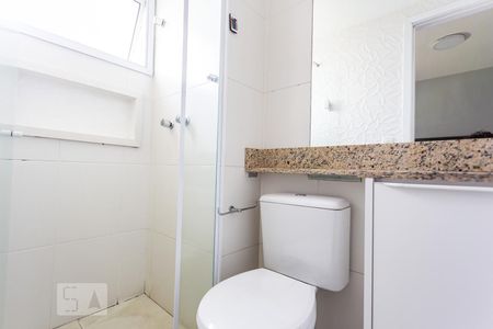 Apartamento à venda com 83m², 2 quartos e 3 vagas Apartamento à venda com 83m², 2 quartos e 3 vagasBanheiro da Suite