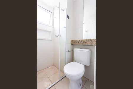 Apartamento à venda com 83m², 2 quartos e 3 vagas Apartamento à venda com 83m², 2 quartos e 3 vagasBanheiro da Suite