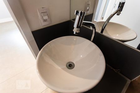 Apartamento à venda com 83m², 2 quartos e 3 vagas Apartamento à venda com 83m², 2 quartos e 3 vagasPia