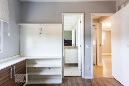 Apartamento à venda com 83m², 2 quartos e 3 vagas Apartamento à venda com 83m², 2 quartos e 3 vagasSuite