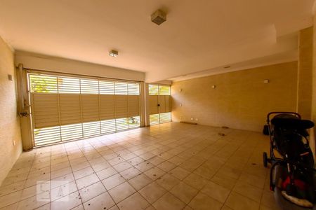 Casa de condomínio à venda com 247m², 4 quartos e 5 vagasGaragem