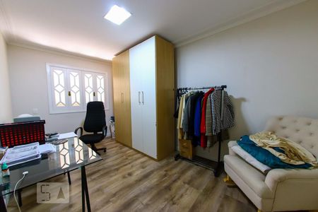 Casa de condomínio à venda com 247m², 4 quartos e 5 vagasQuarto 2