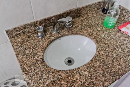 Apartamento à venda com 180m², 3 quartos e 4 vagas Apartamento à venda com 180m², 3 quartos e 4 vagasBanheiro da Suíte 1