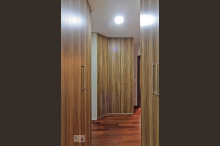 Apartamento à venda com 180m², 3 quartos e 4 vagas Apartamento à venda com 180m², 3 quartos e 4 vagasSuíte 2