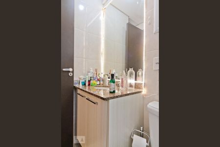 Apartamento à venda com 180m², 3 quartos e 4 vagas Apartamento à venda com 180m², 3 quartos e 4 vagasBanheiro da Suíte 3