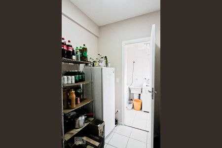 Apartamento à venda com 180m², 3 quartos e 4 vagas Apartamento à venda com 180m², 3 quartos e 4 vagasQuarto de Serviço