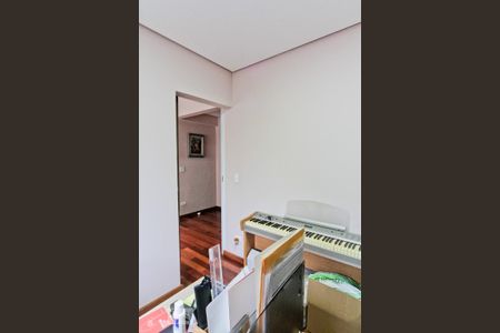 Apartamento à venda com 180m², 3 quartos e 4 vagas Apartamento à venda com 180m², 3 quartos e 4 vagasEscritório