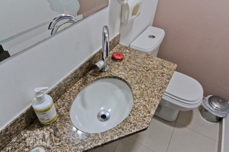 Apartamento à venda com 180m², 3 quartos e 4 vagas Apartamento à venda com 180m², 3 quartos e 4 vagasLavabo
