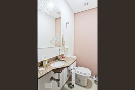 Apartamento à venda com 180m², 3 quartos e 4 vagas Apartamento à venda com 180m², 3 quartos e 4 vagasLavabo