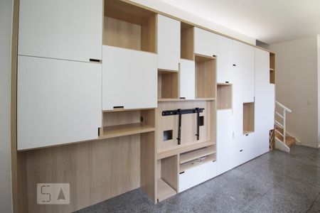 Sala  de apartamento para alugar com 2 quartos, 74m² em Indianópolis, São Paulo