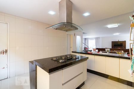 Casa à venda com 500m², 5 quartos e 8 vagasCozinha