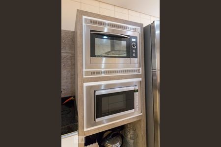 Casa à venda com 500m², 5 quartos e 8 vagasCozinha - forno e microondas