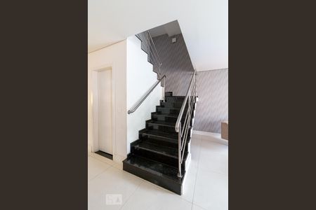 Casa à venda com 500m², 5 quartos e 8 vagasEscadas