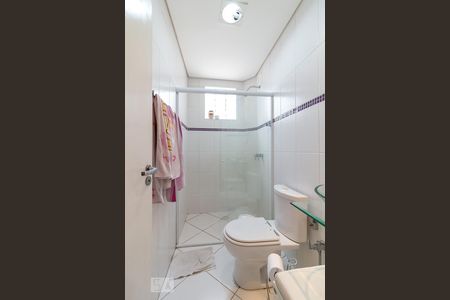 Casa à venda com 500m², 5 quartos e 8 vagasBanheiro quarto 1 suíte