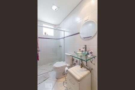 Casa à venda com 500m², 5 quartos e 8 vagasBanheiro quarto 1 suíte