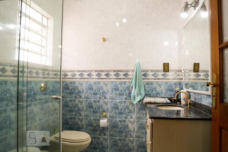 Casa à venda com 280m², 3 quartos e 2 vagasBanheiro da Suíte 2