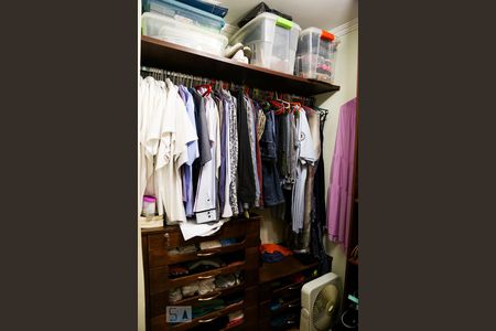 Casa à venda com 280m², 3 quartos e 2 vagasCloset da suíte 1