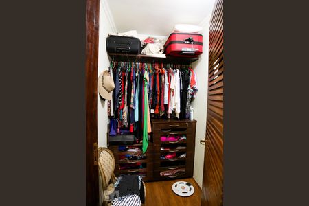 Casa à venda com 280m², 3 quartos e 2 vagasCloset da suíte 1