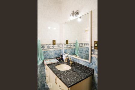 Casa à venda com 280m², 3 quartos e 2 vagasBanheiro da Suíte 2