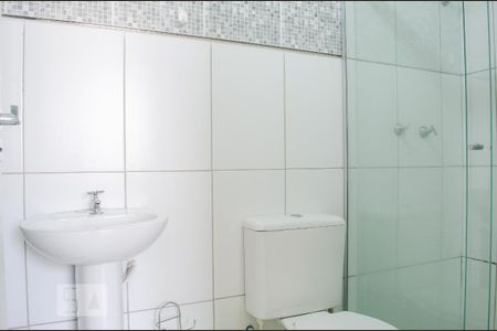 Banheiro da Suíte de apartamento à venda com 2 quartos, 52m² em Xaxim, Curitiba