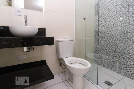 Banheiro de apartamento para alugar com 2 quartos, 42m² em Quarta Parada, São Paulo