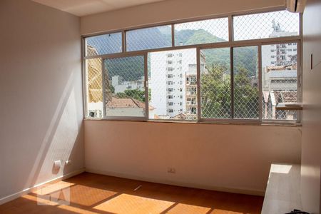Sala de apartamento para alugar com 2 quartos, 64m² em Grajau, Rio de Janeiro