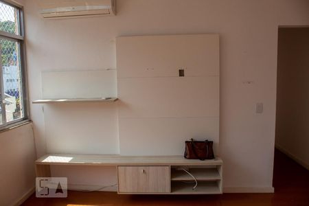 Sala de apartamento para alugar com 2 quartos, 64m² em Grajau, Rio de Janeiro