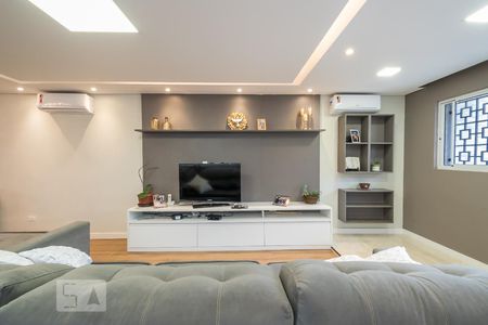 Sala de casa para alugar com 3 quartos, 230m² em Vila Cordeiro, São Paulo