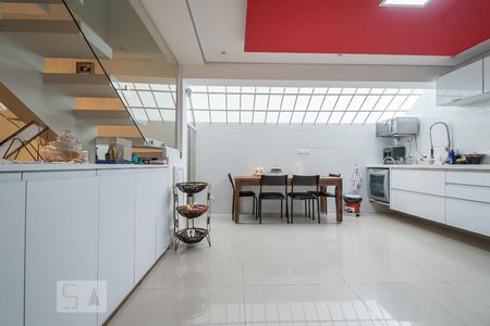 Cozinha  de casa para alugar com 3 quartos, 230m² em Vila Cordeiro, São Paulo