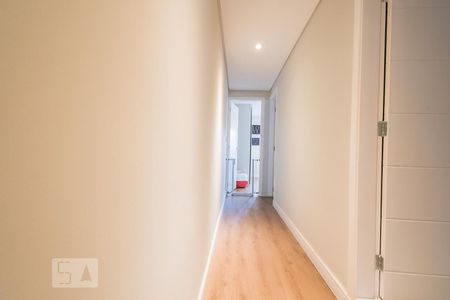 Casa para alugar com 230m², 3 quartos e 2 vagas Casa para alugar com 230m², 3 quartos e 2 vagasCorredor Quartos